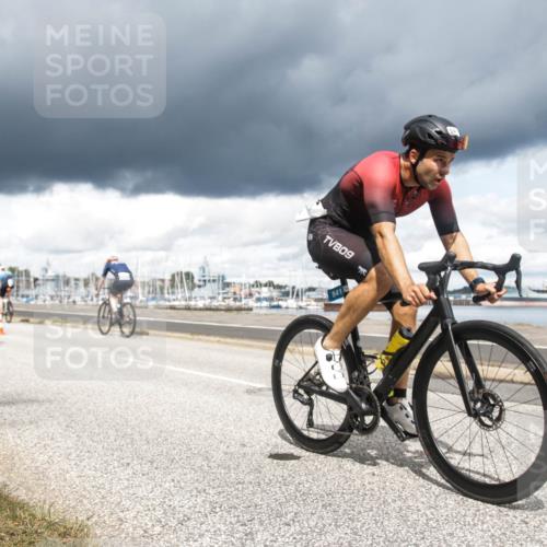 16.08.2026 - KN Förde Triathlon 2026 H.Heesch http://msf.ph/oto/9991513 16.08.2026 13:20:02 Radfahren 562, 591, 709, 723, 733, 737 meine-sportfotos.de