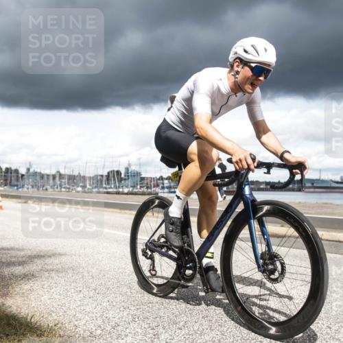 16.08.2026 - KN Förde Triathlon 2026 H.Heesch http://msf.ph/oto/9991630 16.08.2026 13:26:27 Radfahren 580, 725 meine-sportfotos.de