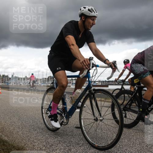 16.08.2026 - KN Förde Triathlon 2026 H.Heesch http://msf.ph/oto/9991644 16.08.2026 13:27:29 Radfahren 579, 606 meine-sportfotos.de
