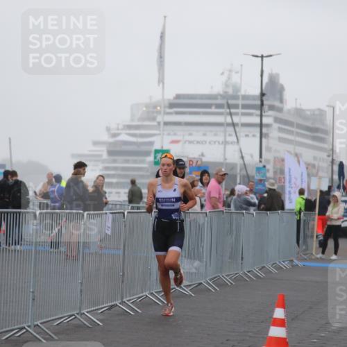 16.08.2026 - KN Förde Triathlon 2026 Markus Tischler http://msf.ph/oto/9991749 16.08.2026 09:50:15 Ziel  meine-sportfotos.de