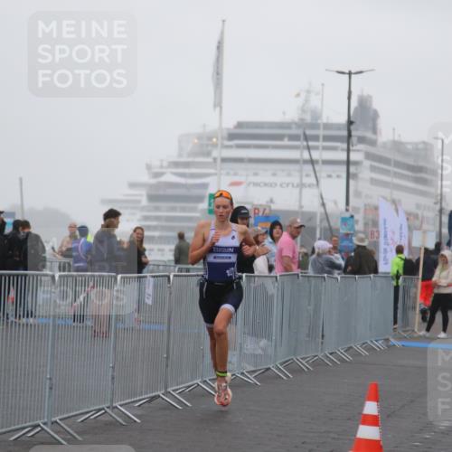 16.08.2026 - KN Förde Triathlon 2026 Markus Tischler http://msf.ph/oto/9991750 16.08.2026 09:50:15 Ziel  meine-sportfotos.de
