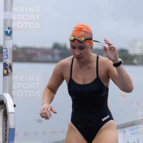 16.08.2026 - KN Förde Triathlon 2026 Antke Förster http://msf.ph/oto/9992366 16.08.2026 09:12:09 Schwimmen 146, 127, 141 meine-sportfotos.de