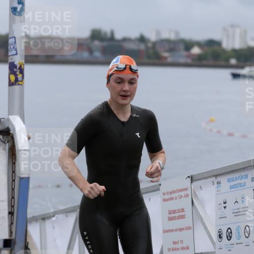 16.08.2026 - KN Förde Triathlon 2026 Antke Förster http://msf.ph/oto/9992375 16.08.2026 09:12:40 Schwimmen 127, 129, 130, 143, 160 meine-sportfotos.de