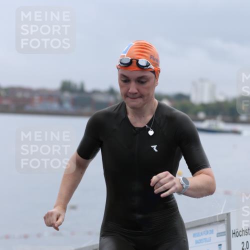 16.08.2026 - KN Förde Triathlon 2026 Antke Förster http://msf.ph/oto/9992378 16.08.2026 09:12:40 Schwimmen 127, 129, 130, 143, 160 meine-sportfotos.de