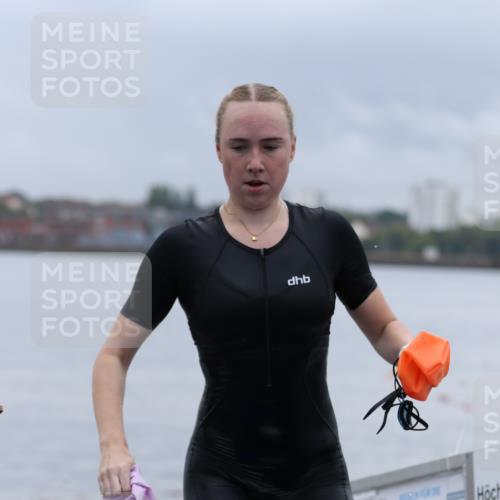 16.08.2026 - KN Förde Triathlon 2026 Antke Förster http://msf.ph/oto/9992399 16.08.2026 09:13:29 Schwimmen 131, 108, 123, 124, 131, 148, 185 meine-sportfotos.de