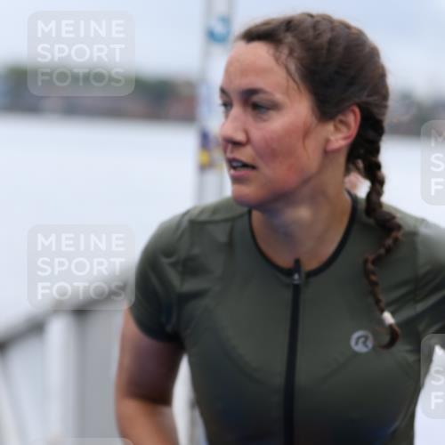 16.08.2026 - KN Förde Triathlon 2026 Antke Förster http://msf.ph/oto/9992479 16.08.2026 09:15:07 Schwimmen 145, 147, 153, 158, 159, 135, 145, 150, 153 meine-sportfotos.de