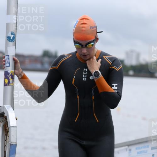 16.08.2026 - KN Förde Triathlon 2026 Antke Förster http://msf.ph/oto/9992492 16.08.2026 09:15:23 Schwimmen 135, 145, 150, 153, 150 meine-sportfotos.de
