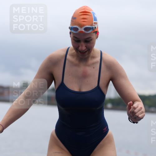 16.08.2026 - KN Förde Triathlon 2026 Antke Förster http://msf.ph/oto/9992539 16.08.2026 09:16:55 Schwimmen 152, 165, 169, 177, 138, 139, 166, 177, 180, 186 meine-sportfotos.de