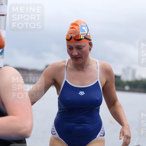 16.08.2026 - KN Förde Triathlon 2026 Antke Förster http://msf.ph/oto/9992545 16.08.2026 09:17:00 Schwimmen 138, 152, 165, 169, 177, 180, 139, 166, 180, 186, 187 meine-sportfotos.de