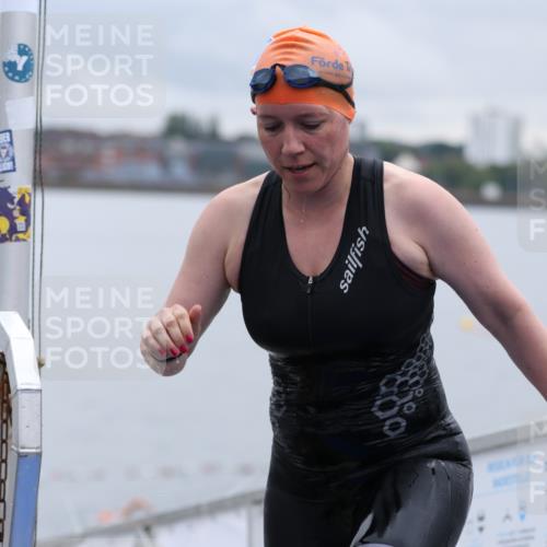 16.08.2026 - KN Förde Triathlon 2026 Antke Förster http://msf.ph/oto/9992615 16.08.2026 09:18:23 Schwimmen 126, 163, 176, 189, 191, 178, 192, 200, 203, 206 meine-sportfotos.de