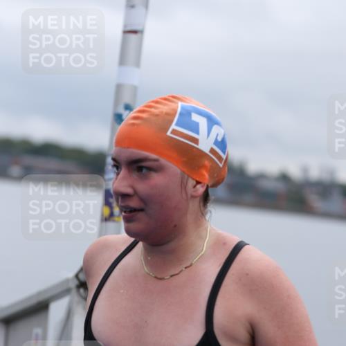 16.08.2026 - KN Förde Triathlon 2026 Antke Förster http://msf.ph/oto/9992673 16.08.2026 09:19:16 Schwimmen 164, 184, 194, 195, 198, 205, 212, 225, 181, 184, 201, 204, 211 meine-sportfotos.de