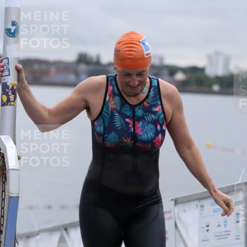 16.08.2026 - KN Förde Triathlon 2026 Antke Förster http://msf.ph/oto/9992675 16.08.2026 09:19:23 Schwimmen 184, 194, 195, 205, 211, 212, 225, 181, 201, 204 meine-sportfotos.de