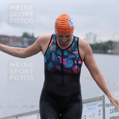 16.08.2026 - KN Förde Triathlon 2026 Antke Förster http://msf.ph/oto/9992677 16.08.2026 09:19:23 Schwimmen 184, 194, 195, 205, 211, 212, 225, 181, 201, 204 meine-sportfotos.de