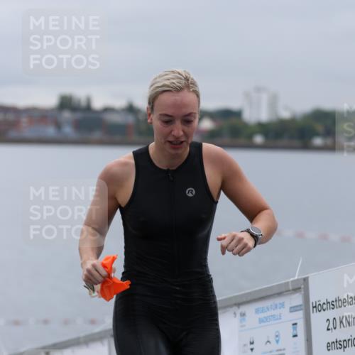 16.08.2026 - KN Förde Triathlon 2026 Antke Förster http://msf.ph/oto/9992752 16.08.2026 09:21:38 Schwimmen 213, 235, 248, 188, 202, 215, 229, 235, 242 meine-sportfotos.de
