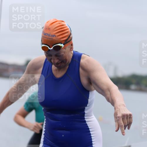 16.08.2026 - KN Förde Triathlon 2026 Antke Förster http://msf.ph/oto/9992778 16.08.2026 09:22:01 Schwimmen 188, 202, 215, 229, 235, 216, 217, 229, 232, 242 meine-sportfotos.de