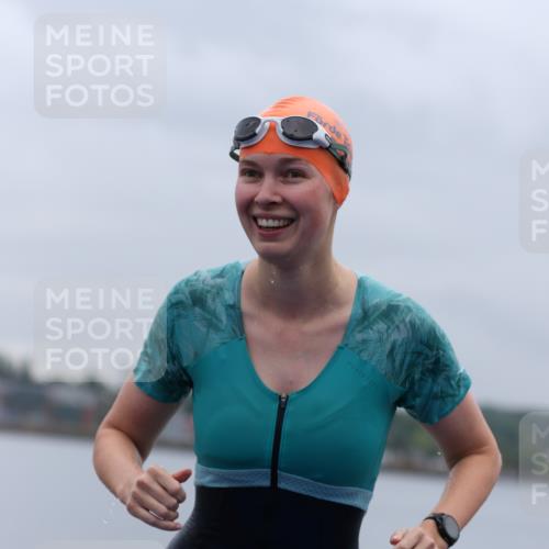 16.08.2026 - KN Förde Triathlon 2026 Antke Förster http://msf.ph/oto/9992780 16.08.2026 09:22:02 Schwimmen 188, 202, 215, 229, 235, 216, 217, 232, 242 meine-sportfotos.de