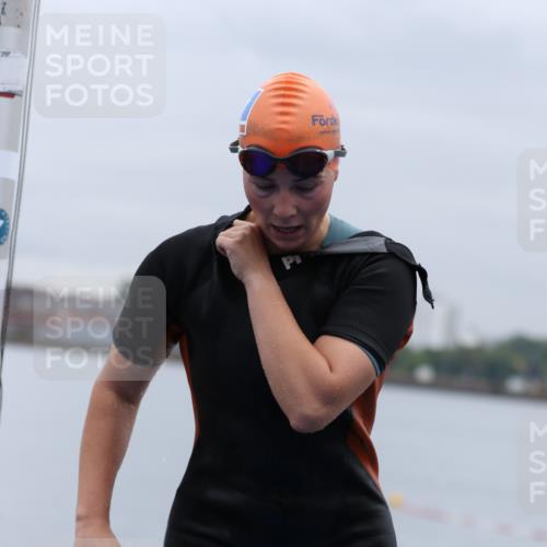 16.08.2026 - KN Förde Triathlon 2026 Antke Förster http://msf.ph/oto/9992790 16.08.2026 09:22:11 Schwimmen 188, 202, 215, 217, 229, 232, 242, 216, 219, 232, 241 meine-sportfotos.de