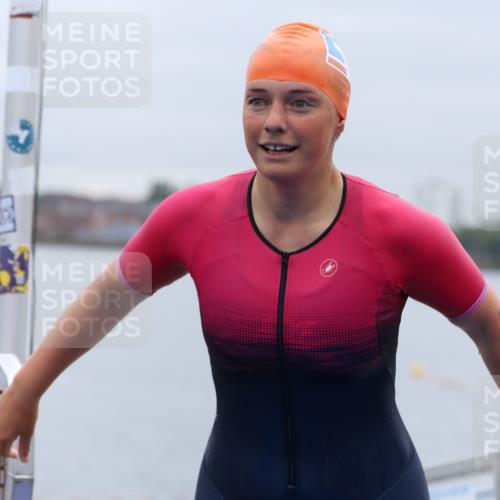 16.08.2026 - KN Förde Triathlon 2026 Antke Förster http://msf.ph/oto/9992797 16.08.2026 09:22:20 Schwimmen 215, 216, 217, 229, 232, 242, 182, 219, 241 meine-sportfotos.de