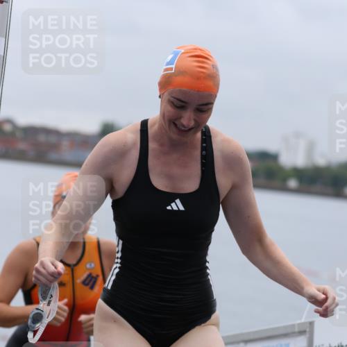 16.08.2026 - KN Förde Triathlon 2026 Antke Förster http://msf.ph/oto/9992853 16.08.2026 09:23:36 Schwimmen 226, 240, 252, 134, 222, 246, 252 meine-sportfotos.de