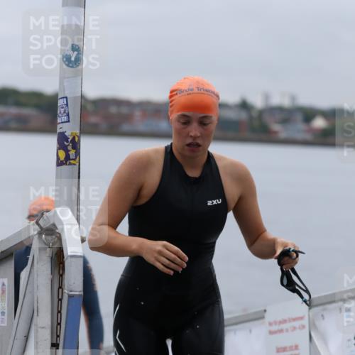 16.08.2026 - KN Förde Triathlon 2026 Antke Förster http://msf.ph/oto/9992872 16.08.2026 09:24:10 Schwimmen 244, 246, 251, 238 meine-sportfotos.de