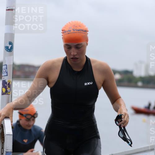 16.08.2026 - KN Förde Triathlon 2026 Antke Förster http://msf.ph/oto/9992873 16.08.2026 09:24:10 Schwimmen 244, 246, 251, 238 meine-sportfotos.de