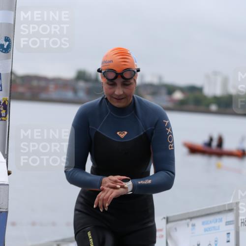 16.08.2026 - KN Förde Triathlon 2026 Antke Förster http://msf.ph/oto/9992876 16.08.2026 09:24:11 Schwimmen 244, 246, 251, 238 meine-sportfotos.de