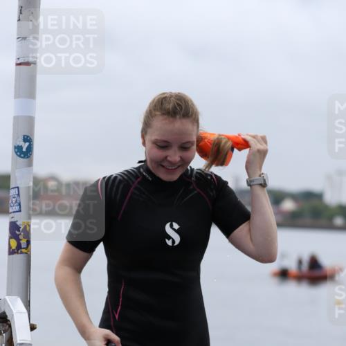 16.08.2026 - KN Förde Triathlon 2026 Antke Förster http://msf.ph/oto/9992883 16.08.2026 09:24:26 Schwimmen 238, 244, 251, 228, 238 meine-sportfotos.de