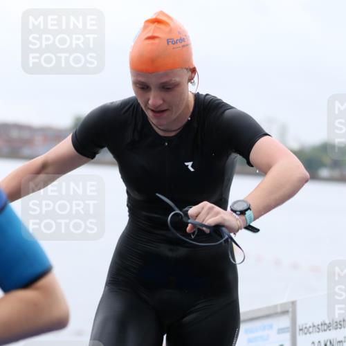 16.08.2026 - KN Förde Triathlon 2026 Antke Förster http://msf.ph/oto/9992909 16.08.2026 09:25:01 Schwimmen 227, 228, 245, 805, 224, 243, 254, 255 meine-sportfotos.de