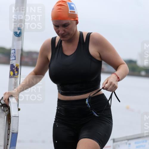16.08.2026 - KN Förde Triathlon 2026 Antke Förster http://msf.ph/oto/9992914 16.08.2026 09:25:03 Schwimmen 227, 228, 245, 255, 805, 224, 243, 254, 262 meine-sportfotos.de