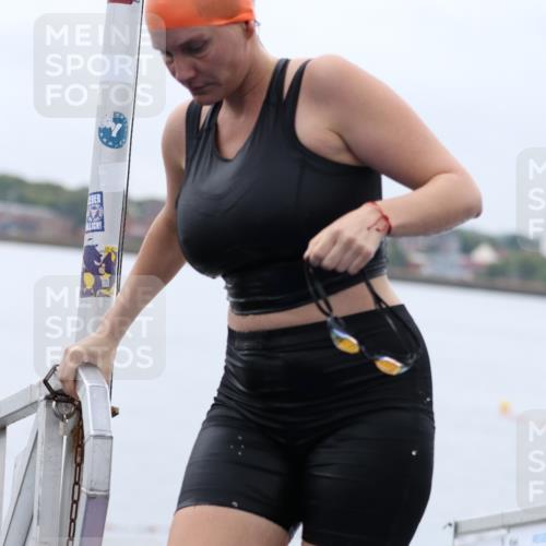 16.08.2026 - KN Förde Triathlon 2026 Antke Förster http://msf.ph/oto/9992916 16.08.2026 09:25:04 Schwimmen 227, 228, 245, 255, 805, 224, 243, 254, 262 meine-sportfotos.de
