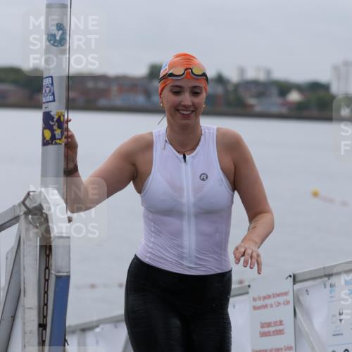 16.08.2026 - KN Förde Triathlon 2026 Antke Förster http://msf.ph/oto/9992935 16.08.2026 09:25:28 Schwimmen 224, 243, 254, 262, 262 meine-sportfotos.de