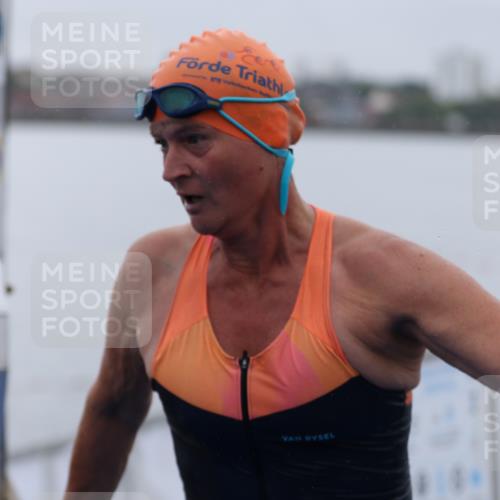 16.08.2026 - KN Förde Triathlon 2026 Antke Förster http://msf.ph/oto/9992944 16.08.2026 09:25:56 Schwimmen 261, 261, 265, 268 meine-sportfotos.de