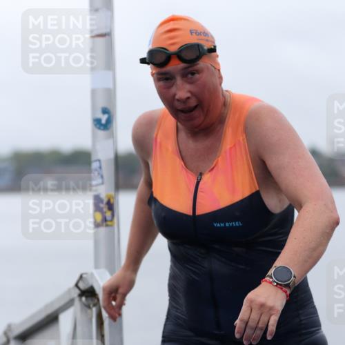 16.08.2026 - KN Förde Triathlon 2026 Antke Förster http://msf.ph/oto/9992958 16.08.2026 09:26:31 Schwimmen 259, 247, 250 meine-sportfotos.de