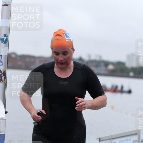 16.08.2026 - KN Förde Triathlon 2026 Antke Förster http://msf.ph/oto/9992979 16.08.2026 09:27:06 Schwimmen 247, 250, 253, 264, 263, 266 meine-sportfotos.de
