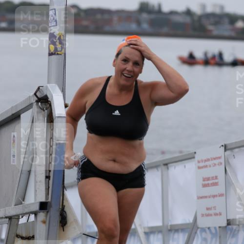 16.08.2026 - KN Förde Triathlon 2026 Antke Förster http://msf.ph/oto/9993003 16.08.2026 09:27:40 Schwimmen 128, 132, 256, 263, 266, 256 meine-sportfotos.de