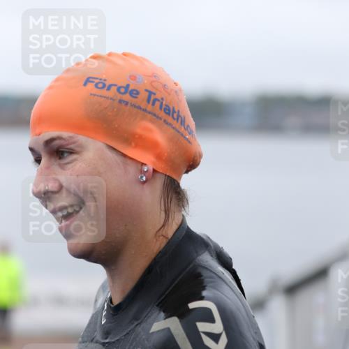 16.08.2026 - KN Förde Triathlon 2026 Antke Förster http://msf.ph/oto/9993015 16.08.2026 09:29:18 Schwimmen 260, 233, 234, 267 meine-sportfotos.de