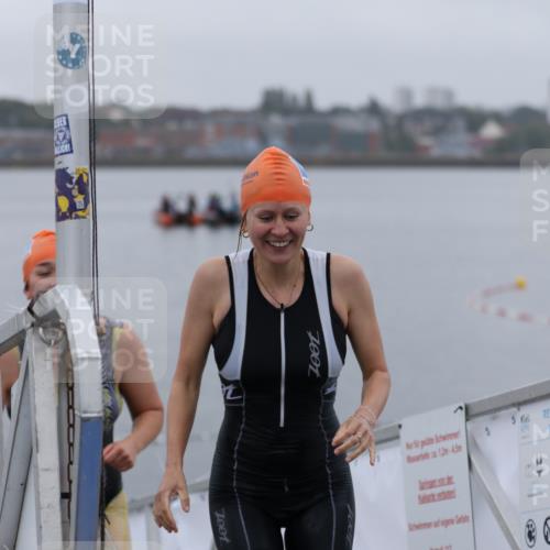 16.08.2026 - KN Förde Triathlon 2026 Antke Förster http://msf.ph/oto/9993017 16.08.2026 09:29:21 Schwimmen 260, 233, 234, 267 meine-sportfotos.de