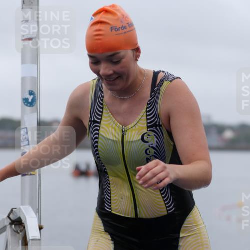 16.08.2026 - KN Förde Triathlon 2026 Antke Förster http://msf.ph/oto/9993022 16.08.2026 09:29:23 Schwimmen 233, 234, 260, 234, 267 meine-sportfotos.de