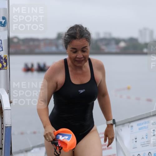 16.08.2026 - KN Förde Triathlon 2026 Antke Förster http://msf.ph/oto/9993027 16.08.2026 09:29:29 Schwimmen 233, 234, 260, 267 meine-sportfotos.de
