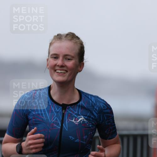 16.08.2026 - KN Förde Triathlon 2026 Antke Förster http://msf.ph/oto/9993171 16.08.2026 10:04:06 Laufen  meine-sportfotos.de