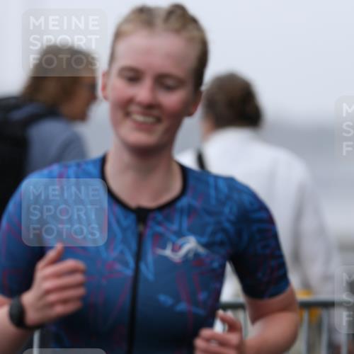 16.08.2026 - KN Förde Triathlon 2026 Antke Förster http://msf.ph/oto/9993172 16.08.2026 10:04:06 Laufen  meine-sportfotos.de