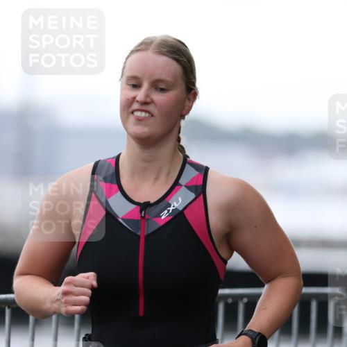 16.08.2026 - KN Förde Triathlon 2026 Antke Förster http://msf.ph/oto/9993434 16.08.2026 10:11:05 Laufen  meine-sportfotos.de