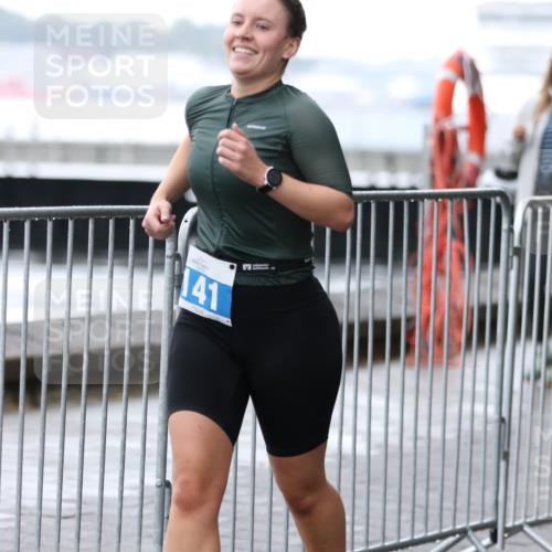 16.08.2026 - KN Förde Triathlon 2026 Antke Förster http://msf.ph/oto/9993440 16.08.2026 10:11:10 Laufen  meine-sportfotos.de