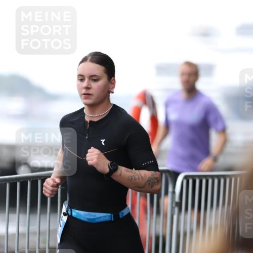 16.08.2026 - KN Förde Triathlon 2026 Antke Förster http://msf.ph/oto/9993483 16.08.2026 10:11:59 Laufen  meine-sportfotos.de
