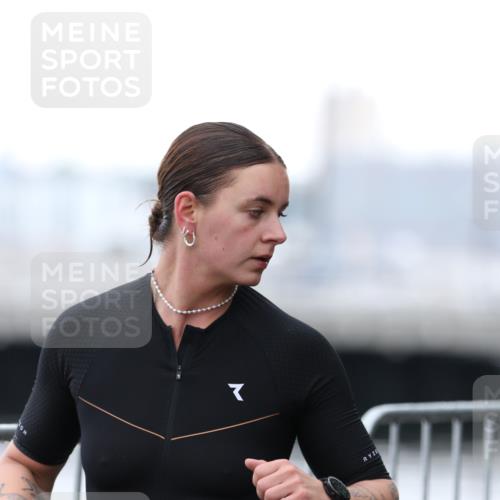 16.08.2026 - KN Förde Triathlon 2026 Antke Förster http://msf.ph/oto/9993485 16.08.2026 10:12:00 Laufen  meine-sportfotos.de