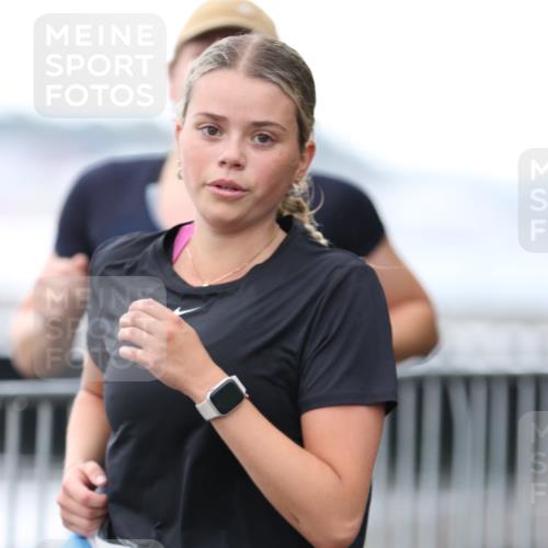 16.08.2026 - KN Förde Triathlon 2026 Antke Förster http://msf.ph/oto/9993555 16.08.2026 10:13:52 Laufen  meine-sportfotos.de