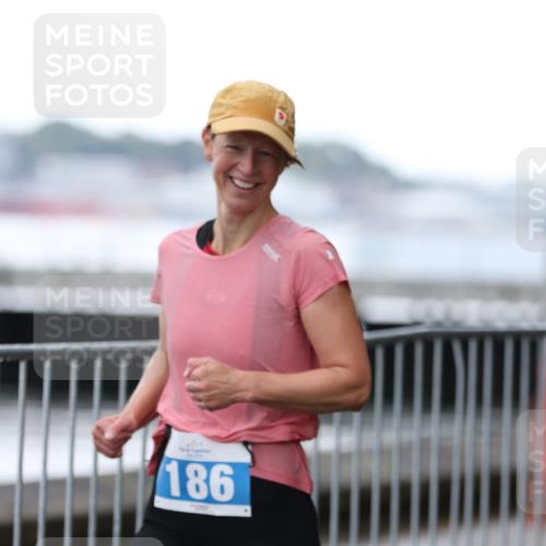 16.08.2026 - KN Förde Triathlon 2026 Antke Förster http://msf.ph/oto/9993562 16.08.2026 10:14:13 Laufen  meine-sportfotos.de