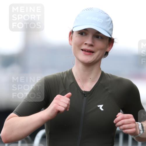 16.08.2026 - KN Förde Triathlon 2026 Antke Förster http://msf.ph/oto/9993685 16.08.2026 10:17:19 Laufen  meine-sportfotos.de