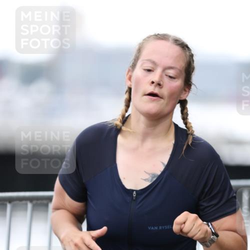 16.08.2026 - KN Förde Triathlon 2026 Antke Förster http://msf.ph/oto/9993699 16.08.2026 10:17:38 Laufen  meine-sportfotos.de