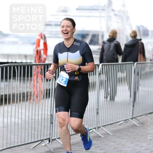 16.08.2026 - KN Förde Triathlon 2026 Antke Förster http://msf.ph/oto/9993720 16.08.2026 10:17:59 Laufen  meine-sportfotos.de